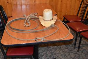 lot 54 image: Cowboy Hat, Lariot & Bridle