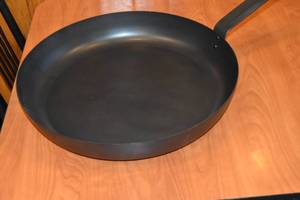 lot 67 image: Large Frying Pan