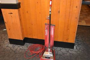 lot 81 image: Sanitaire Commercial vacuum cleaner