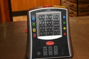 lot 98 image: Electric Timer with cord