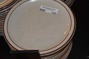 lot 125 image: 20 Dinner plates 9.5
