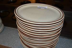lot 140 image: 19 Steak Plates