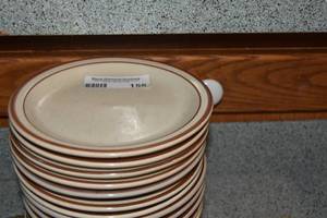 lot 158 image: 20 Dinner plates 7