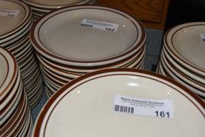 lot 162 image: 20 Dinner plates 7