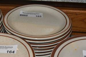 lot 165 image: 20 Dinner plates 7
