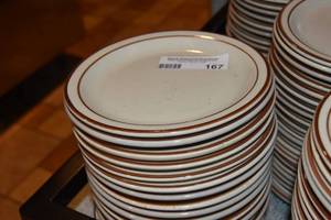 lot 167 image: 20 Dinner plates 7