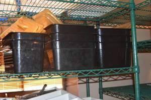 lot 175 image: Inserts, 2 small 6 large with lids