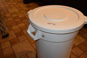 lot 189 image: Poly NSF Food grade container on wheels