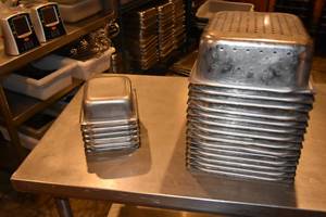 lot 199 image: 14) SS Steamer Inserts, 6 square