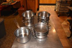 lot 260 image: 9) Cookware pans