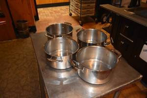 lot 263 image: 4) Lighter weight Cuisinart pans