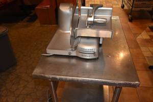 lot 264 image: Hobart 10 meat slicer