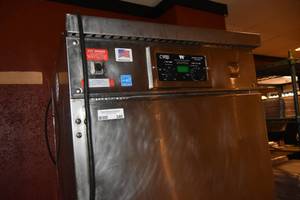 lot 340 image: Winsten Hot Box, double door