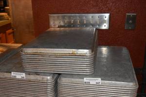 lot 348 image: 10) 18 X 13 sheet pans
