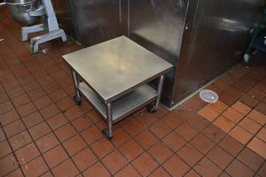 lot 407 image: Roller Table-24x24x21 SS