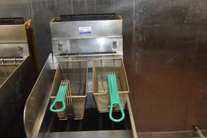 lot 419 image: Pitco Fryer