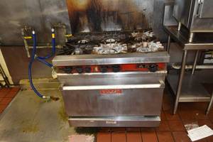 lot 422 image: Vulcan 6 Burner Natural gas Stove