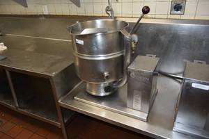 lot 425 image: Groen Soup Kettle 220