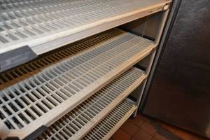 lot 427 image: Poly Shelf-4 -5 Shelves