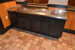 lot 17 image: Counter w2 hot wells & SS top