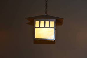 lot 20 image: 7) Hanging Lantern lamps