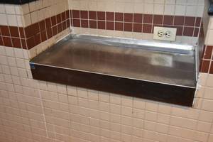lot 32 image: SS Shelf with front lip