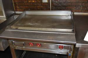 lot 38 image: Vulcan Gas Flat Top  Griddle
