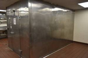 lot 50 image: NSF Walk-in cooler, no floor