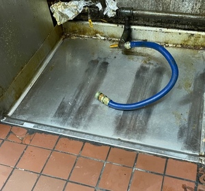 lot 35 image: SS Floor tray for fryers