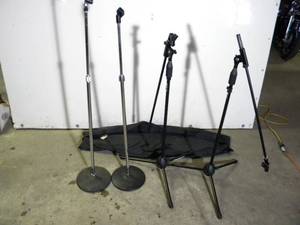lot 12 image: Microphone stand