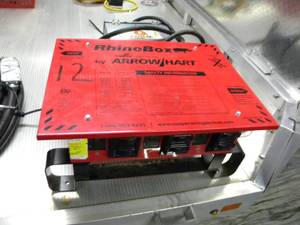 lot 22 image: Rhino box and 75 cord for Rhino Box