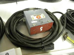 lot 27 image: Box 5 wcord at least 60 w 50 amp plug and stand