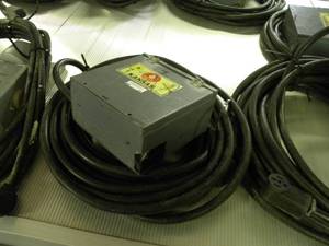 lot 34 image: Box 12 w cord at least 60 w 50 amp plug and stand