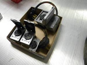lot 40 image: 2 Splitters