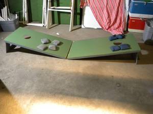 lot 90 image: Bean Bag Toss
