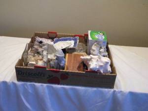 lot 22 image: Shells, figures, trays, etc...