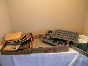 lot 43 image: Cookie sheets, muffin & bundt pans