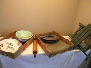 lot 45 image: Platter, bowls, cutting board, folding