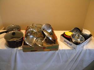 lot 48 image: 2) Covered pans, lids, animal dishes