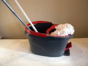 lot 70 image: Plastic scrub bucket w.mop and broom