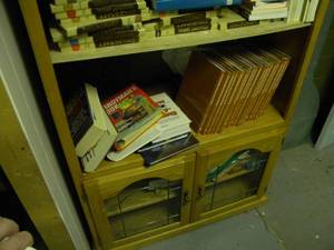 lot 125 image: B-Two door book shelf-no books