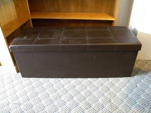 lot 139 image: B-Covered bench 43 x 15 x 16 T
