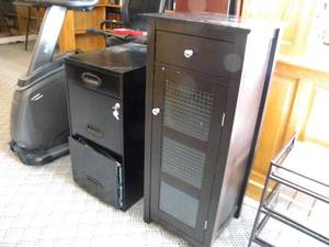 lot 145 image: B-Metal file and storage cabinet