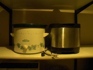 lot 169 image: H-Crock pot and fryer
