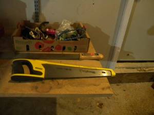 lot 171 image: G-Saw, 18 Machette knife, bungies
