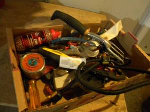 lot 172 image: G-Hand tools, hammer, crecent, bungies