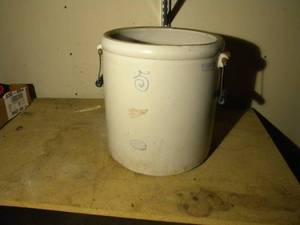lot 180 image: G-Red Wing 5 gal Crock wbale handles