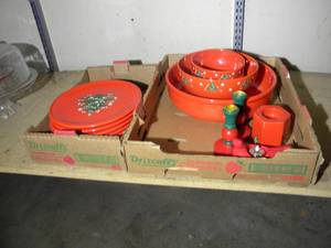 lot 181 image: G-Two  boxes of Waechtersbach Christmas dishes-matches lot 135