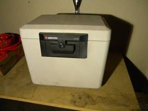 lot 185 image: G-Sentry safe-no key