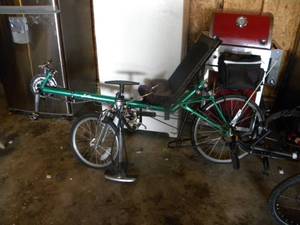 lot 206 image: G-Vision Recumbent Bike and tire pump